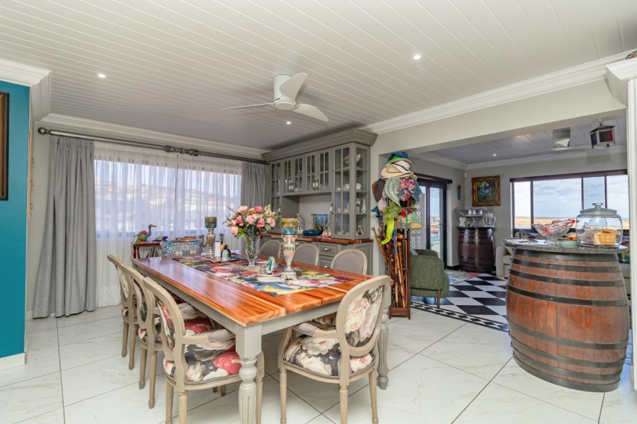 4 Bedroom Property for Sale in Monte Christo Western Cape